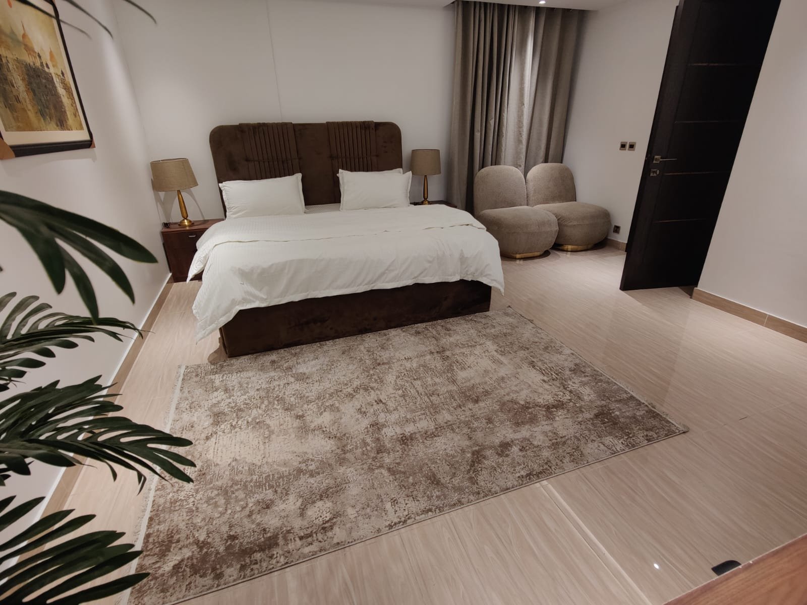Spacious Three Bedroom Apartment for Rent in Lahore – Perfect for Families