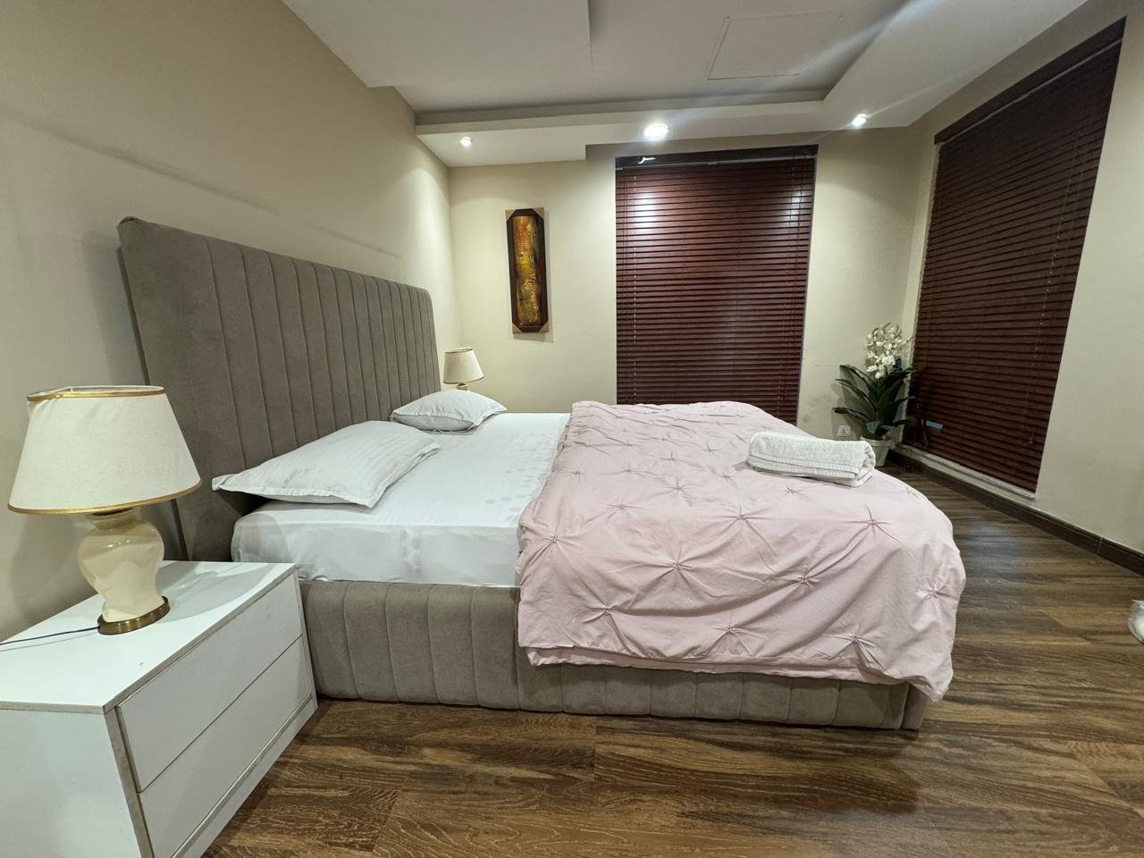Luxury One Bedroom Apartment for Rent in Lahore – Premium Finishes
